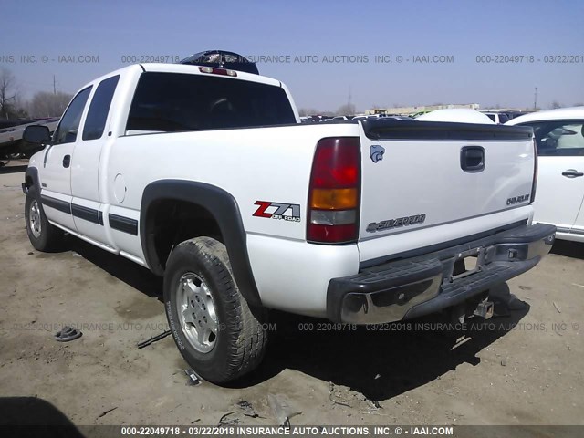 2GCEK19T521207610 - 2002 CHEVROLET SILVERADO K1500 WHITE photo 3