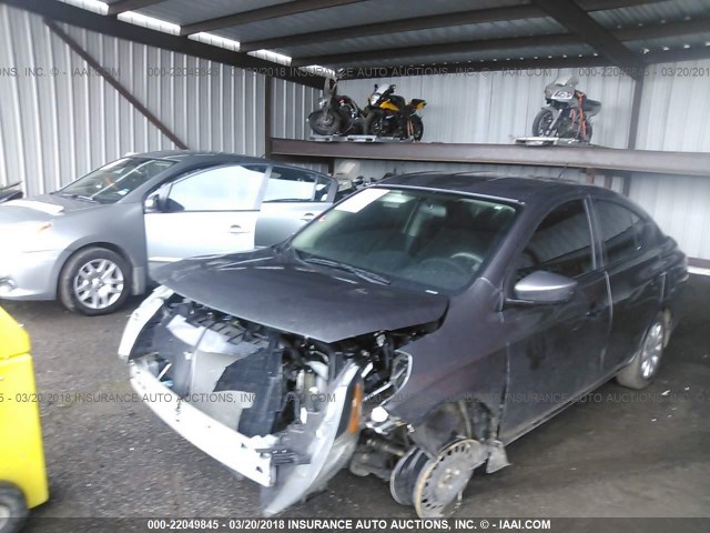 3N1CN7AP8GL915892 - 2016 NISSAN VERSA S/S PLUS/SV/SL GRAY photo 2