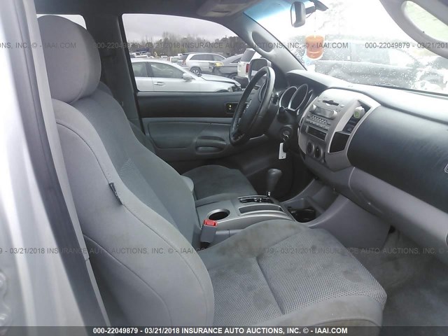 5TELU42N66Z227266 - 2006 TOYOTA TACOMA DOUBLE CAB ვერცხლისფერი ფოტო 5