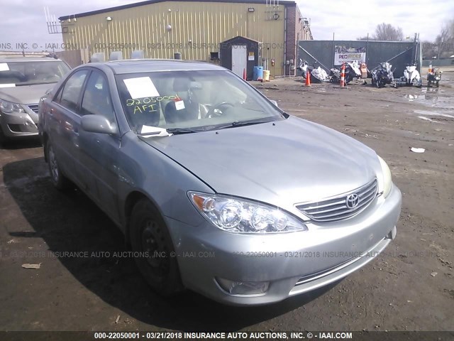 4T1BF30KX6U622239 - 2006 TOYOTA CAMRY LE/XLE/SE SILVER photo 1