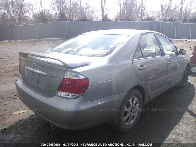4T1BF30KX6U622239 - 2006 TOYOTA CAMRY LE/XLE/SE SILVER photo 4