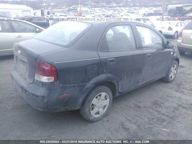 KL1TD56676B673043 - 2006 CHEVROLET AVEO LS BLACK photo 4