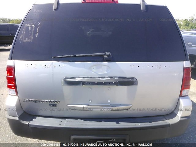 1FMPU16536LA85270 - 2006 FORD EXPEDITION XLT SILVER photo 6
