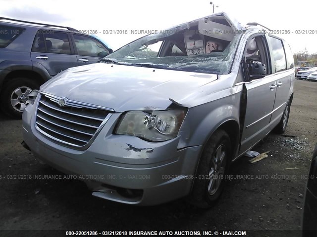 2A4RR5D11AR460427 - 2010 CHRYSLER TOWN & COUNTRY TOURING SILVER photo 2