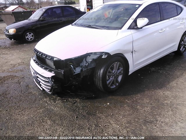 5NPD84LF5HH166742 - 2017 HYUNDAI ELANTRA SE/VALUE/LIMITED WHITE photo 6