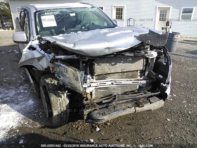 1GCPTDE15G1215327 - 2016 CHEVROLET COLORADO Z71 SILVER photo 6