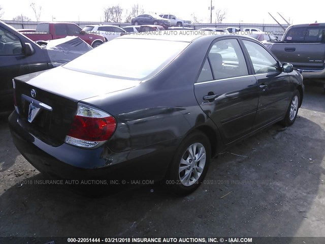 JTDBE30K863052738 - 2006 TOYOTA CAMRY LE/XLE BLACK photo 4