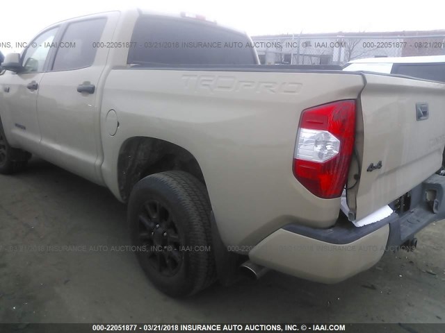 5TFDW5F12GX511322 - 2016 TOYOTA Tundra CREWMAX SR5/TRD PRO GOLD photo 3