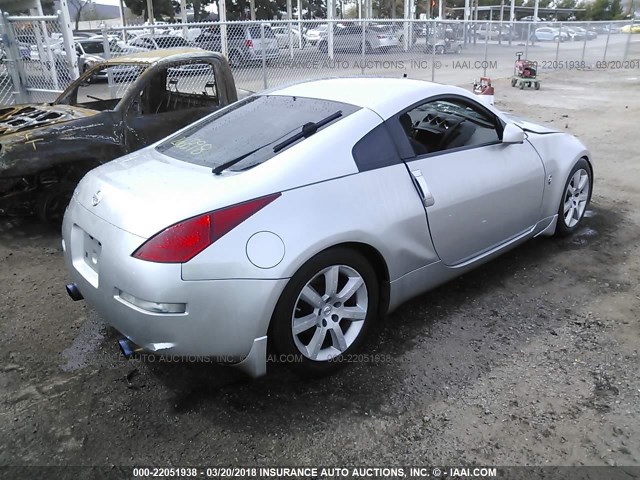 JN1AZ34D25M609733 - 2005 NISSAN 350Z COUPE SILVER photo 4