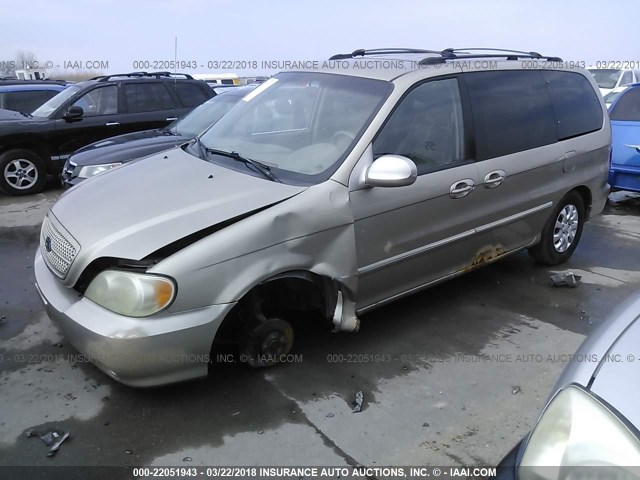 KNDUP132456713908 - 2005 KIA SEDONA EX/LX GOLD photo 2