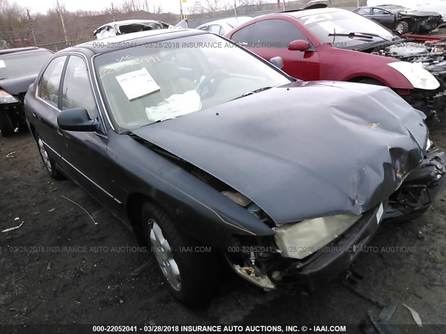 1HGCE6670VA004056 - 1997 HONDA ACCORD EX/EX-R GREEN photo 1