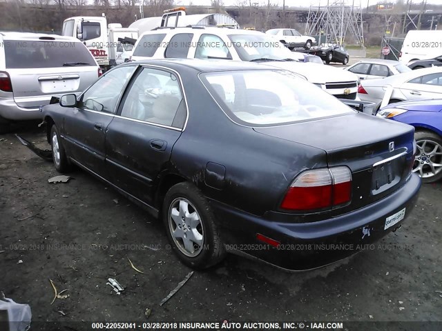 1HGCE6670VA004056 - 1997 HONDA ACCORD EX/EX-R GREEN photo 3