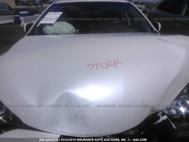 4T1BF1FK5GU157978 - 2016 TOYOTA CAMRY LE/XLE/SE/XSE თეთრი ფოტო 10