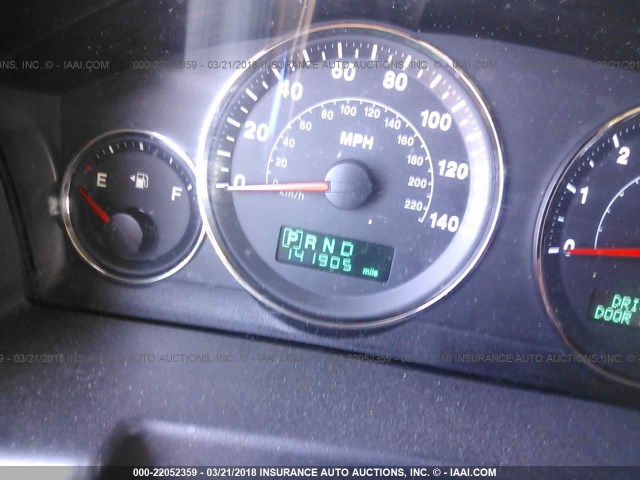 1J8HG48N56C316497 - 2006 JEEP COMMANDER WHITE photo 7