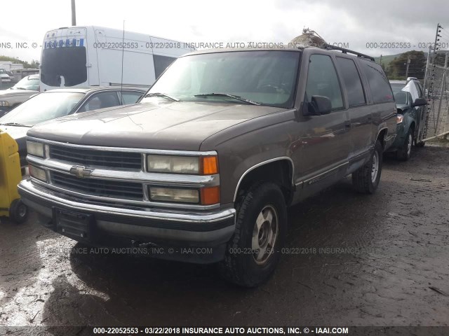 3GNFK16R4VG103612 - 1997 CHEVROLET SUBURBAN K1500 BROWN photo 2