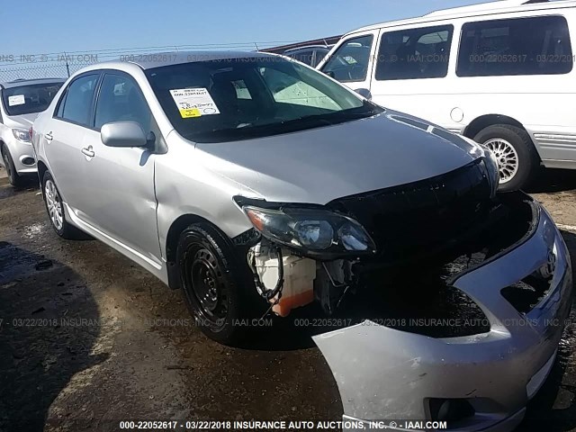 1NXBU40E09Z040435 - 2009 TOYOTA COROLLA S/LE/XLE SILVER photo 1