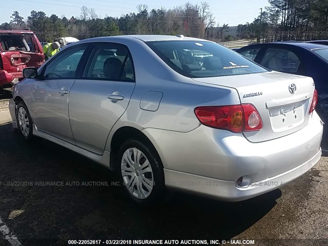 1NXBU40E09Z040435 - 2009 TOYOTA COROLLA S/LE/XLE SILVER photo 3