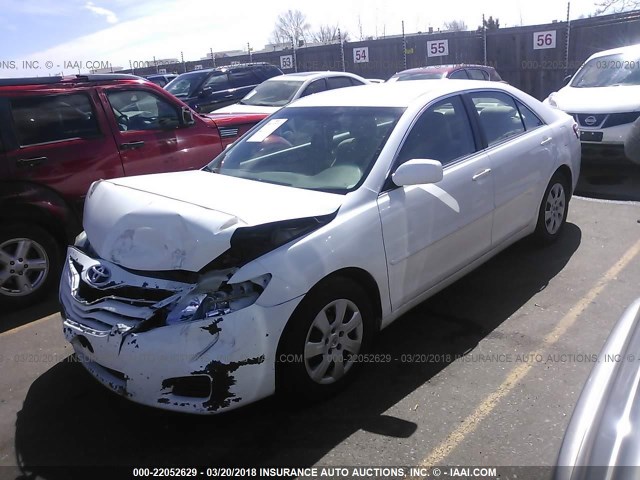 4T4BF3EK4AR042105 - 2010 TOYOTA CAMRY SE/LE/XLE WHITE photo 2
