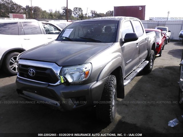 5TFJX4GN7DX024060 - 2013 TOYOTA TACOMA DOUBLE CAB GOLD photo 2