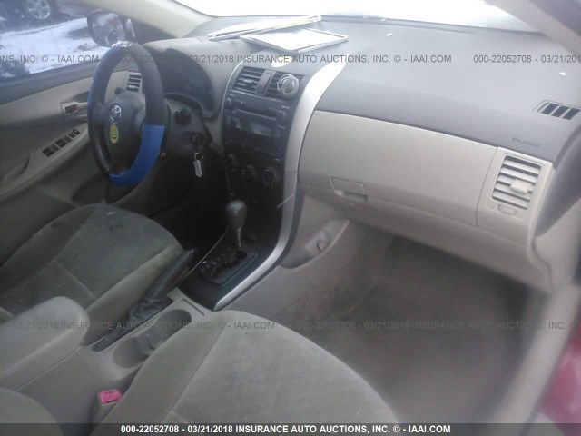 JTDBL40E09J016676 - 2009 TOYOTA COROLLA LE/XLE RED photo 5