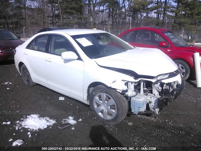 4T4BE46K89R103698 - 2009 TOYOTA CAMRY SE/LE/XLE WHITE photo 1