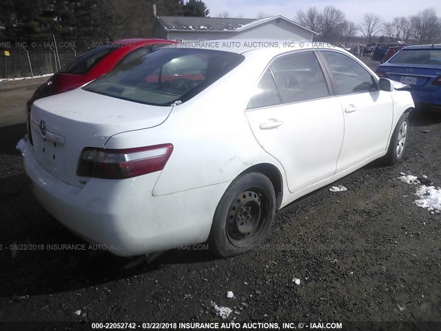 4T4BE46K89R103698 - 2009 TOYOTA CAMRY SE/LE/XLE WHITE photo 4