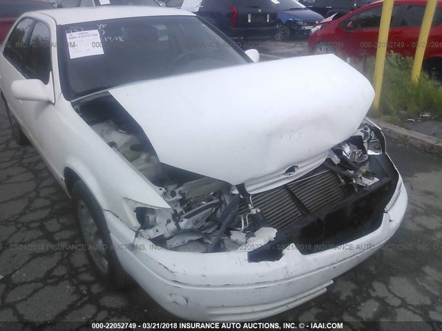 4T1BG22K5XU907372 - 1999 TOYOTA CAMRY CE/LE/XLE 白色 照片 1