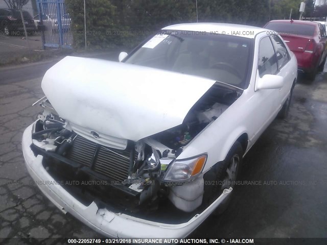 4T1BG22K5XU907372 - 1999 TOYOTA CAMRY CE/LE/XLE WHITE photo 2