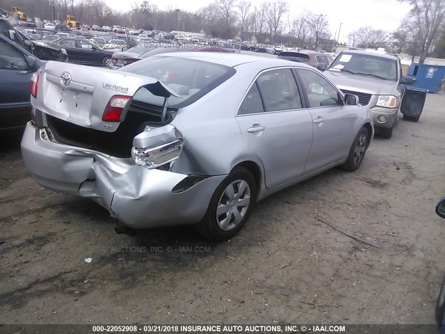 4T1BE46K97U124972 - 2007 TOYOTA CAMRY NEW GENERAT CE/LE/XLE/SE SILVER photo 4
