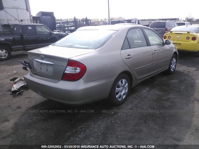 JTDBE32K620040032 - 2002 TOYOTA CAMRY LE/XLE/SE BEIGE photo 4