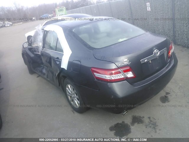 4T1BK3EK4B4632652 - 2011 TOYOTA CAMRY SE/LE/XLE GRAY photo 3
