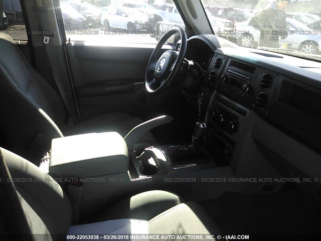 1J8HG48K87C570082 - 2007 JEEP COMMANDER WHITE photo 5