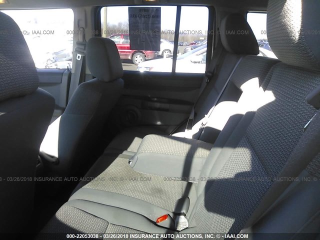 1J8HG48K87C570082 - 2007 JEEP COMMANDER WHITE photo 8