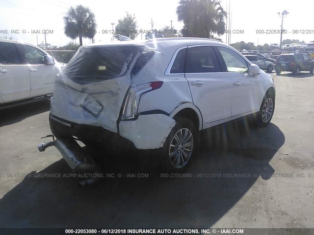 1GYKNBRS2HZ325129 - 2017 CADILLAC XT5 LUXURY WHITE photo 4