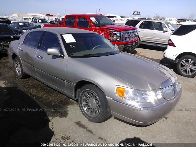 1LNHM82W0YY906293 - 2000 LINCOLN TOWN CAR SIGNATURE TAN photo 1