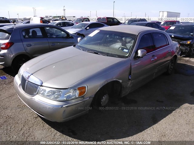 1LNHM82W0YY906293 - 2000 LINCOLN TOWN CAR SIGNATURE TAN photo 2