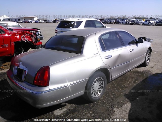 1LNHM82W0YY906293 - 2000 LINCOLN TOWN CAR SIGNATURE TAN photo 4