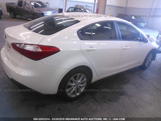 KNAFX4A69E5222026 - 2014 KIA FORTE LX WHITE photo 4