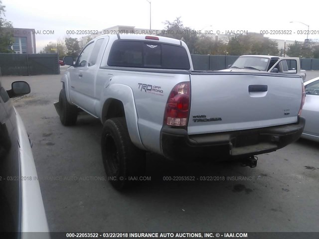 5TETU62N75Z075895 - 2005 TOYOTA TACOMA PRERUNNER ACCESS CAB SILVER photo 3