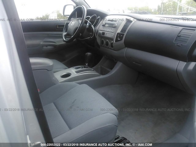 5TETU62N75Z075895 - 2005 TOYOTA TACOMA PRERUNNER ACCESS CAB SILVER photo 5