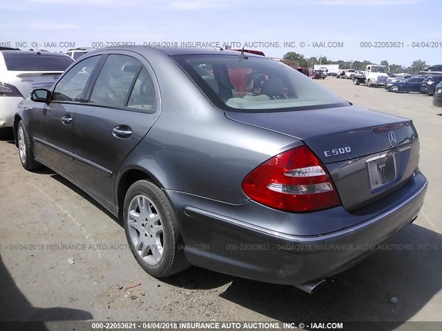 WDBUF70J86A879458 - 2006 MERCEDES-BENZ E 500 GRAY photo 3