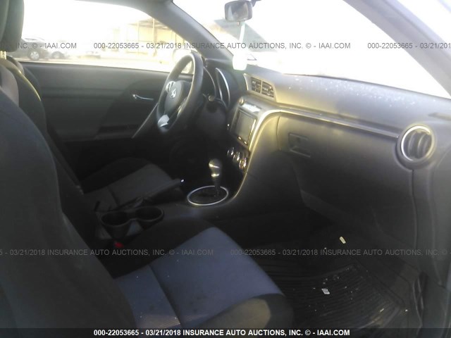 JTKJF5C76GJ024633 - 2016 TOYOTA SCION TC 白色 照片 5