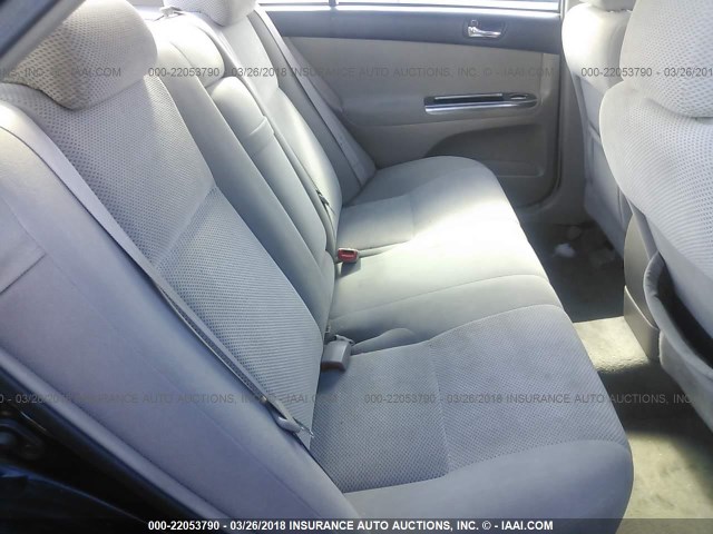 4T1BE32K44U269364 - 2004 TOYOTA CAMRY LE/XLE/SE შავი ფოტო 8