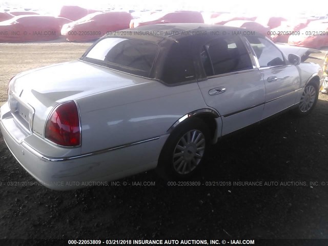 1LNHM81W45Y667456 - 2005 LINCOLN TOWN CAR SIGNATURE WHITE photo 4