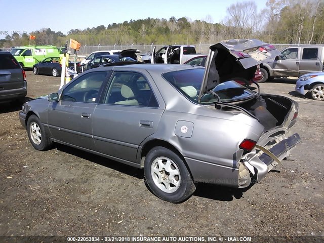 JT2BG22K7X0322183 - 1999 TOYOTA CAMRY LE/XLE GRAY photo 3