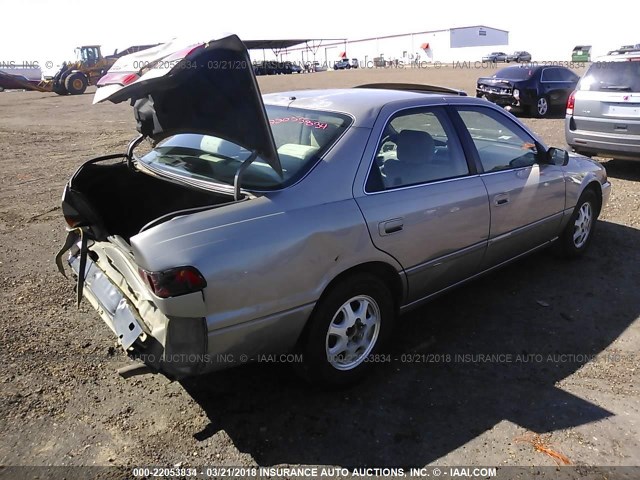 JT2BG22K7X0322183 - 1999 TOYOTA CAMRY LE/XLE GRAY photo 4