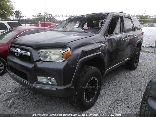 JTEBU5JR5B5033195 - 2011 TOYOTA 4RUNNER SR5/LIMITED/TRAIL GRAY photo 2