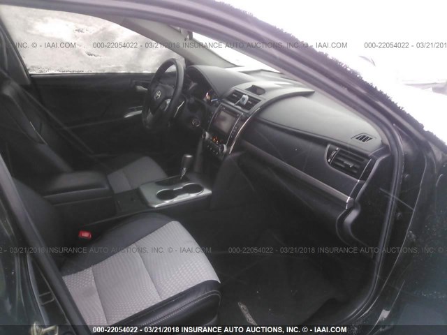 4T1BF1FK7EU820853 - 2014 TOYOTA CAMRY L/SE/LE/XLE 黑色 照片 5