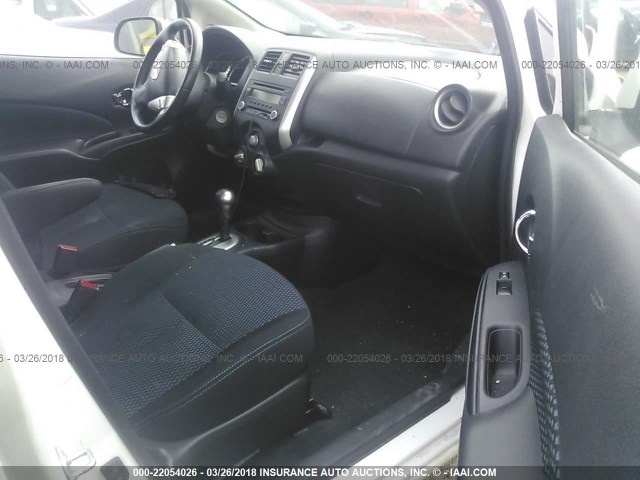 3N1CE2CP0EL387178 - 2014 NISSAN VERSA NOTE S/S PLUS/SV/SL WHITE photo 5