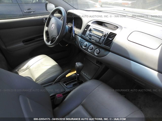 4T1BE32K05U001445 - 2005 TOYOTA CAMRY LE/XLE/SE BLACK photo 5